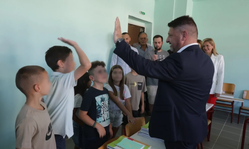 Επενδύουμε στο μέλλον των παιδιών μας δημιουργώντας ασφαλή και σύγχρονα σχολεία, τονίζει ο Χαρδαλιάς